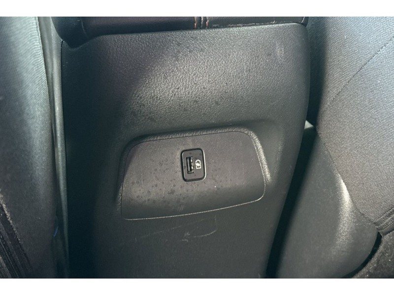 Nissan Sentra Vehicle Full-screen Gallery Image 14