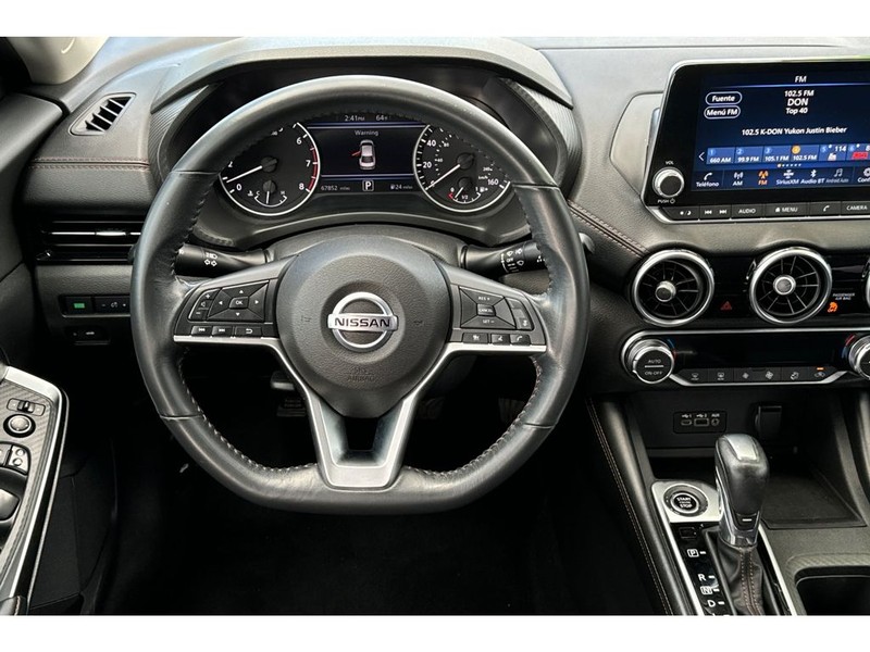 Nissan Sentra Vehicle Full-screen Gallery Image 16