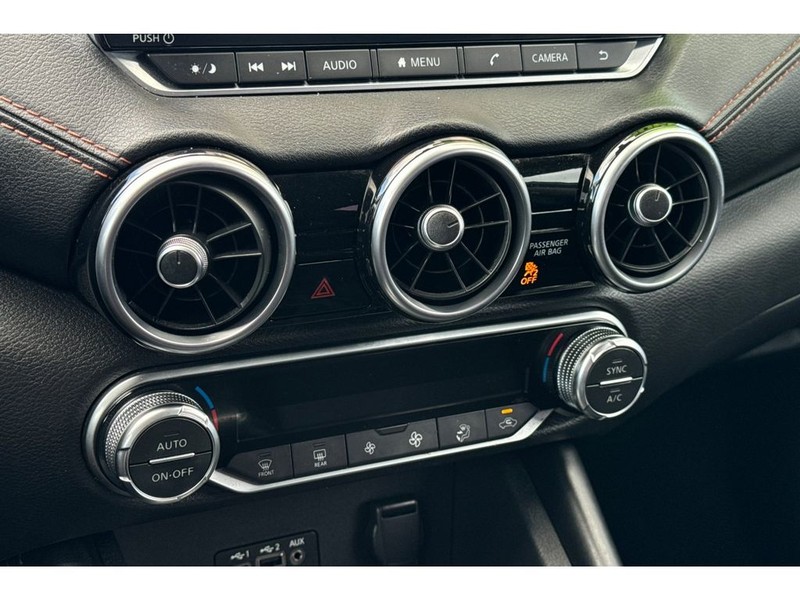 Nissan Sentra Vehicle Full-screen Gallery Image 20