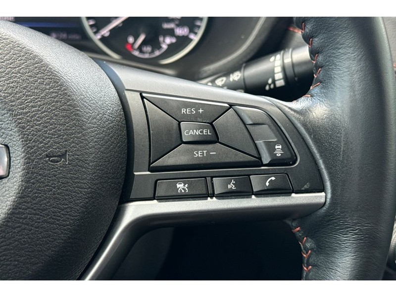 Nissan Sentra Vehicle Full-screen Gallery Image 25