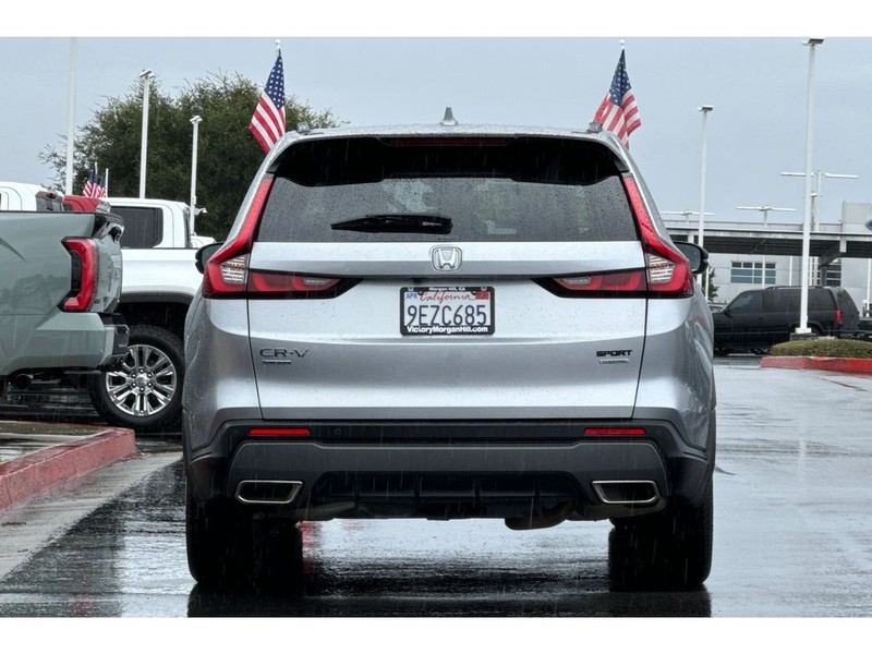 Honda CR-V Hybrid Vehicle Full-screen Gallery Image 05