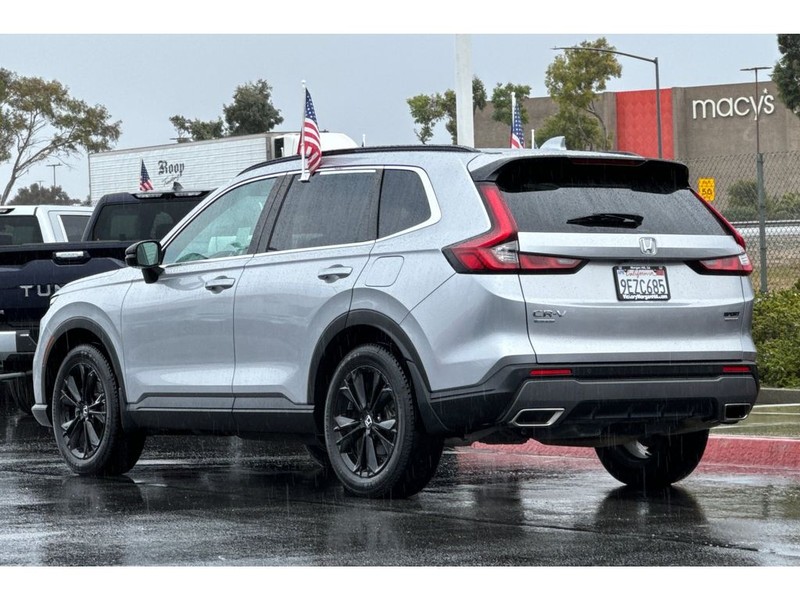 Honda CR-V Hybrid Vehicle Full-screen Gallery Image 06