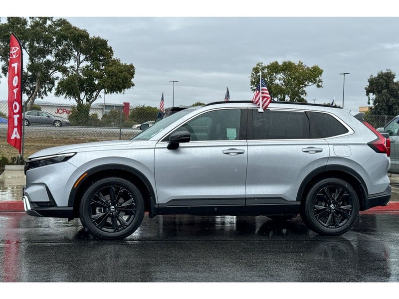 Honda CR-V Hybrid Vehicle Full-screen Gallery Image 07