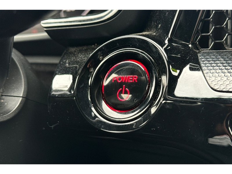 Honda CR-V Hybrid Vehicle Full-screen Gallery Image 22