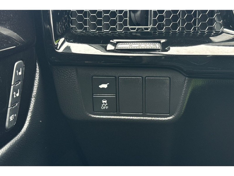 Honda CR-V Hybrid Vehicle Full-screen Gallery Image 28