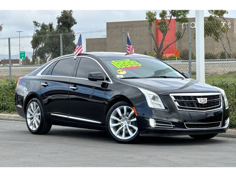 Cadillac XTS Vehicle Full-screen Gallery Image 02