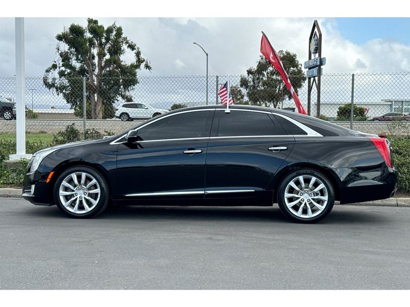 Cadillac XTS Vehicle Full-screen Gallery Image 07