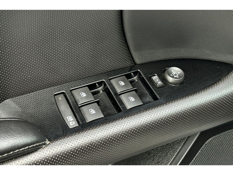 Cadillac XTS Vehicle Full-screen Gallery Image 12