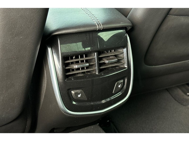 Cadillac XTS Vehicle Full-screen Gallery Image 14