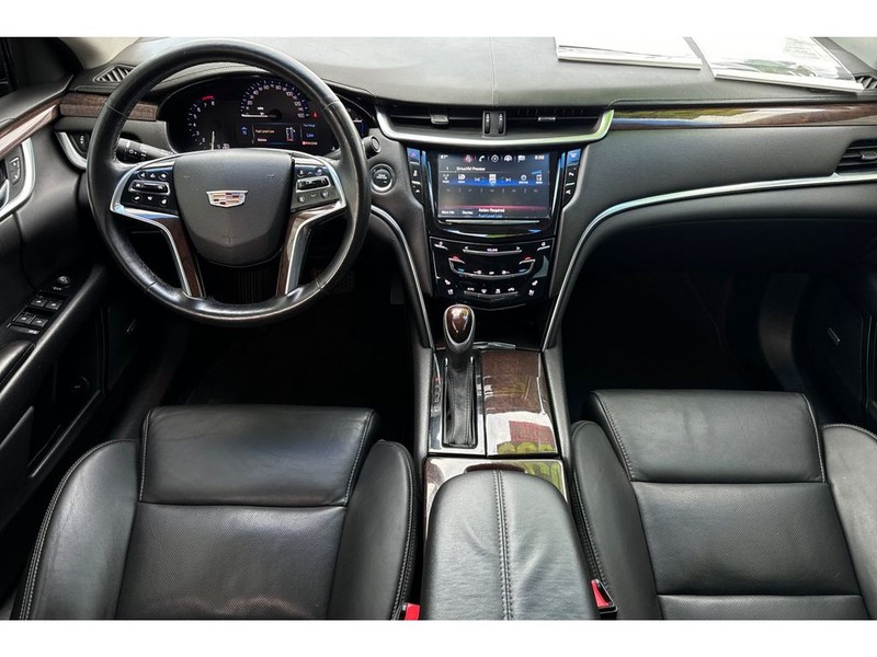 Cadillac XTS Vehicle Full-screen Gallery Image 15
