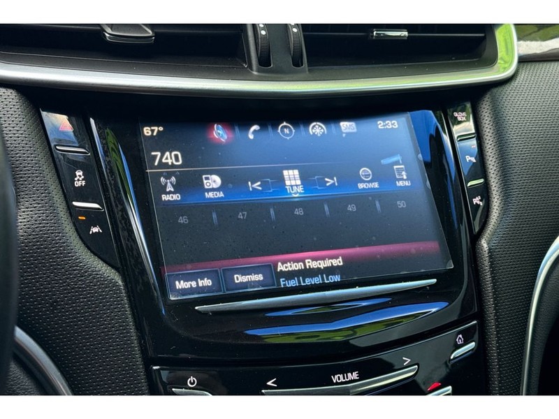 Cadillac XTS Vehicle Full-screen Gallery Image 19