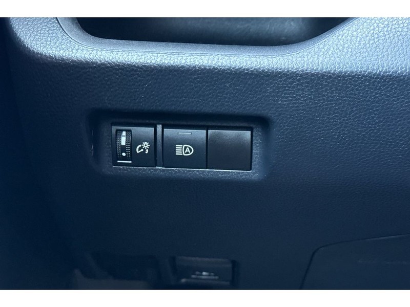 Toyota RAV4 Vehicle Full-screen Gallery Image 29