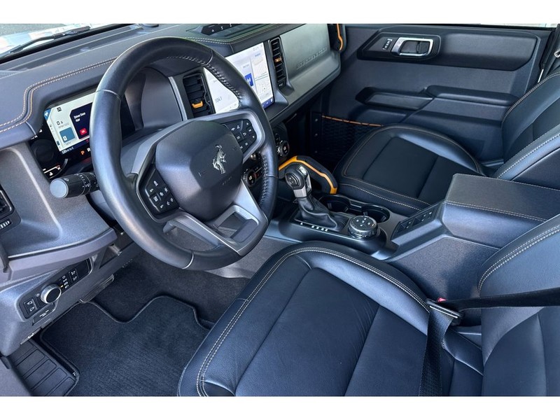 Ford Bronco Vehicle Full-screen Gallery Image 10