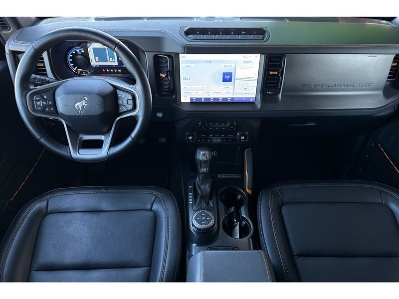 Ford Bronco Vehicle Full-screen Gallery Image 15