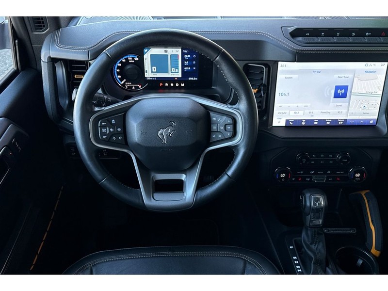 Ford Bronco Vehicle Full-screen Gallery Image 16