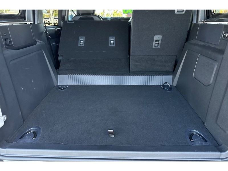 Ford Bronco Vehicle Full-screen Gallery Image 17