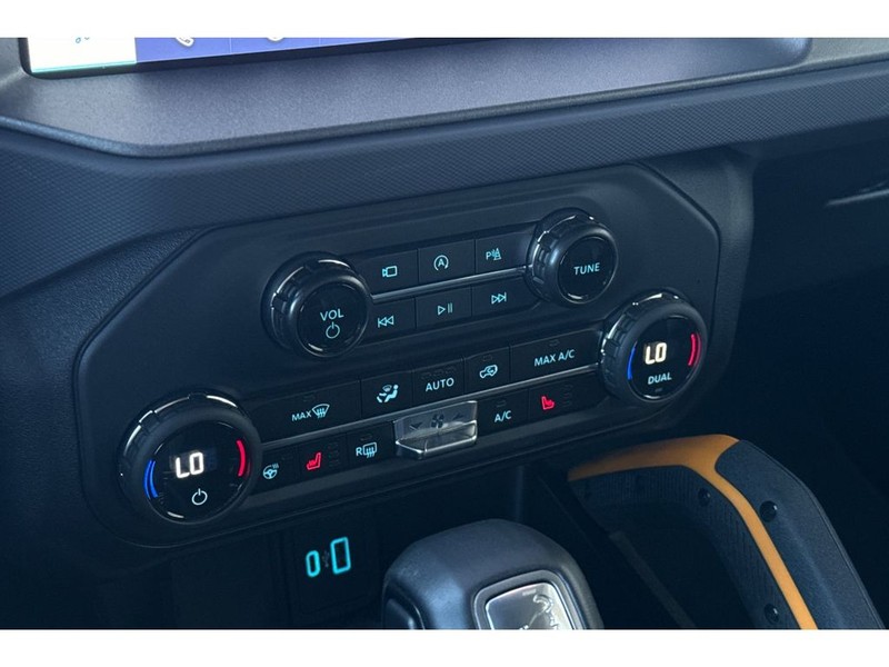 Ford Bronco Vehicle Full-screen Gallery Image 21