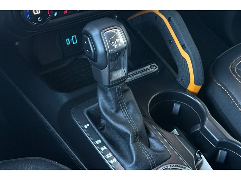 Ford Bronco Vehicle Full-screen Gallery Image 22