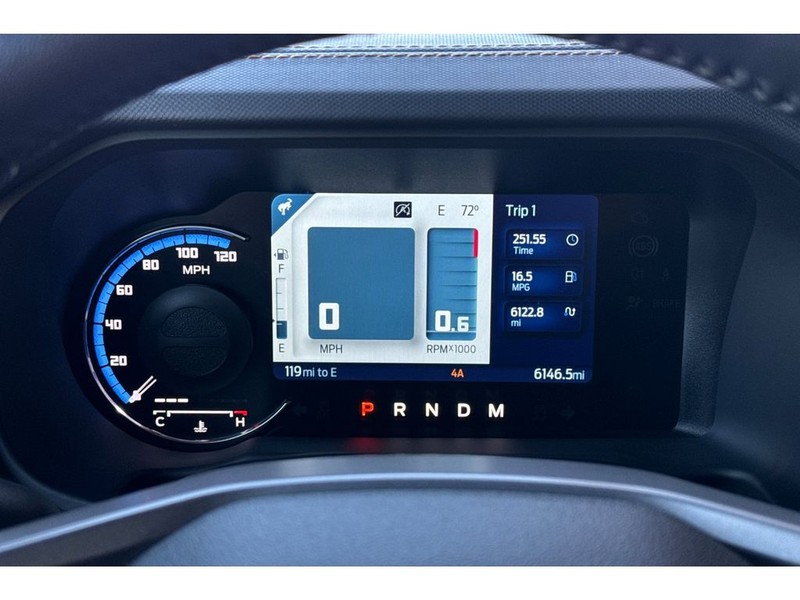 Ford Bronco Vehicle Full-screen Gallery Image 27