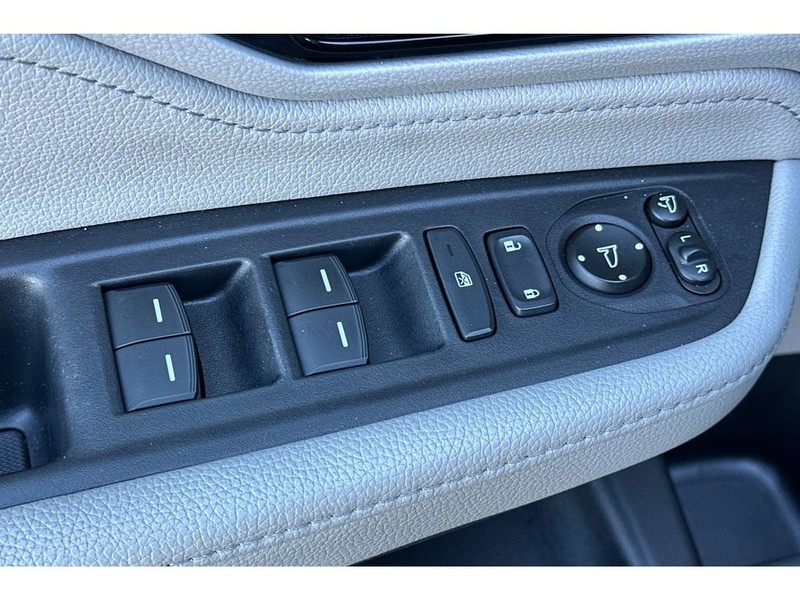 Honda Odyssey Vehicle Full-screen Gallery Image 12