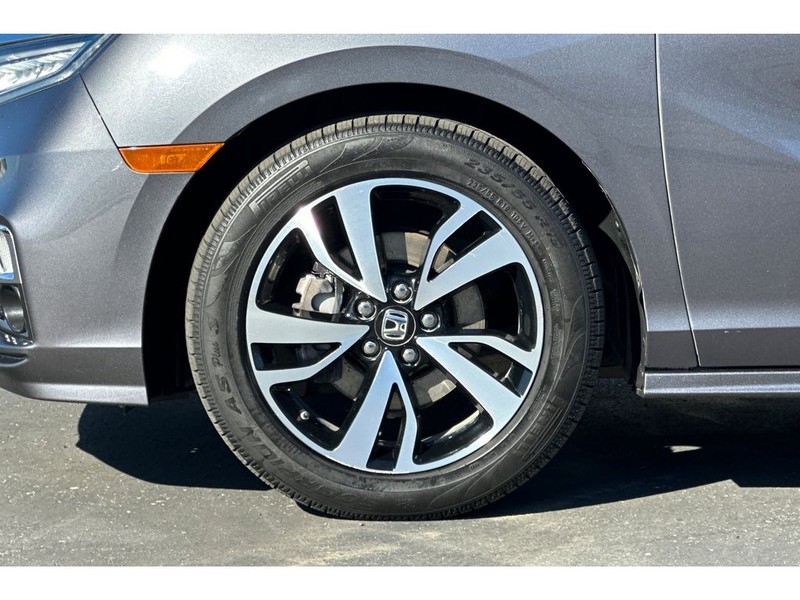 Honda Odyssey Vehicle Full-screen Gallery Image 32
