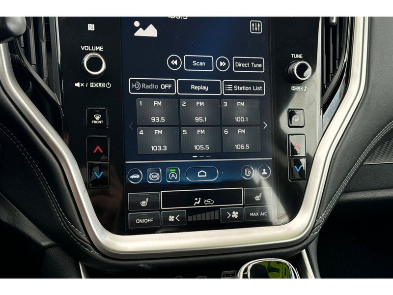 Subaru Legacy Vehicle Full-screen Gallery Image 20