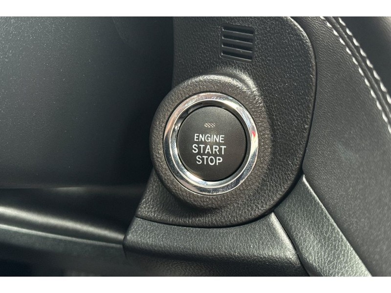 Subaru Legacy Vehicle Full-screen Gallery Image 22