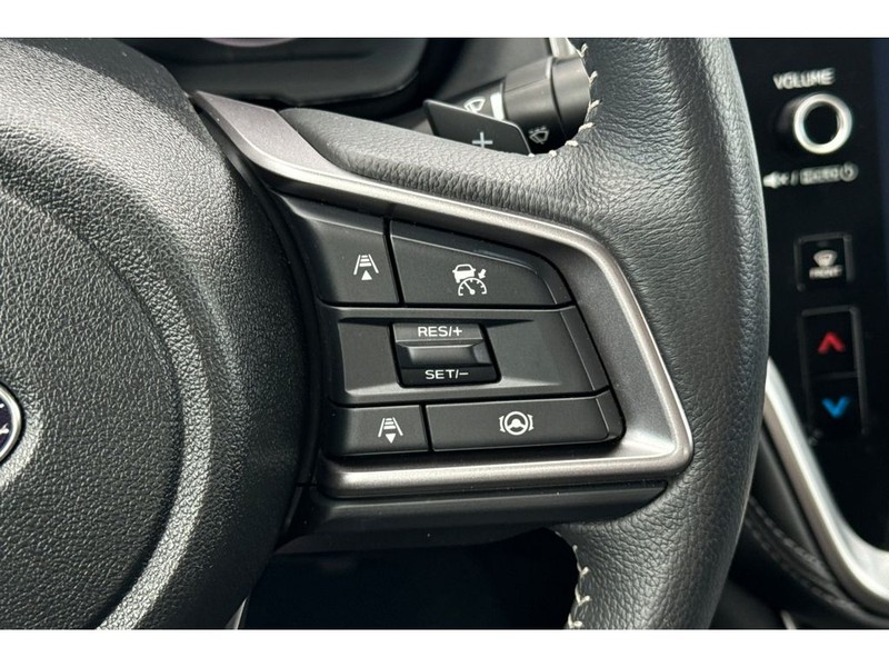 Subaru Legacy Vehicle Full-screen Gallery Image 25