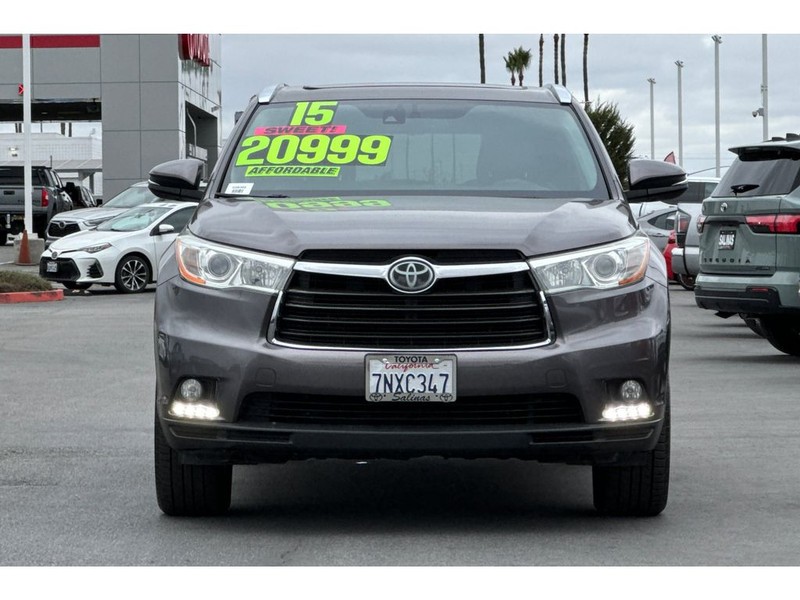 Toyota Highlander Vehicle Full-screen Gallery Image 09