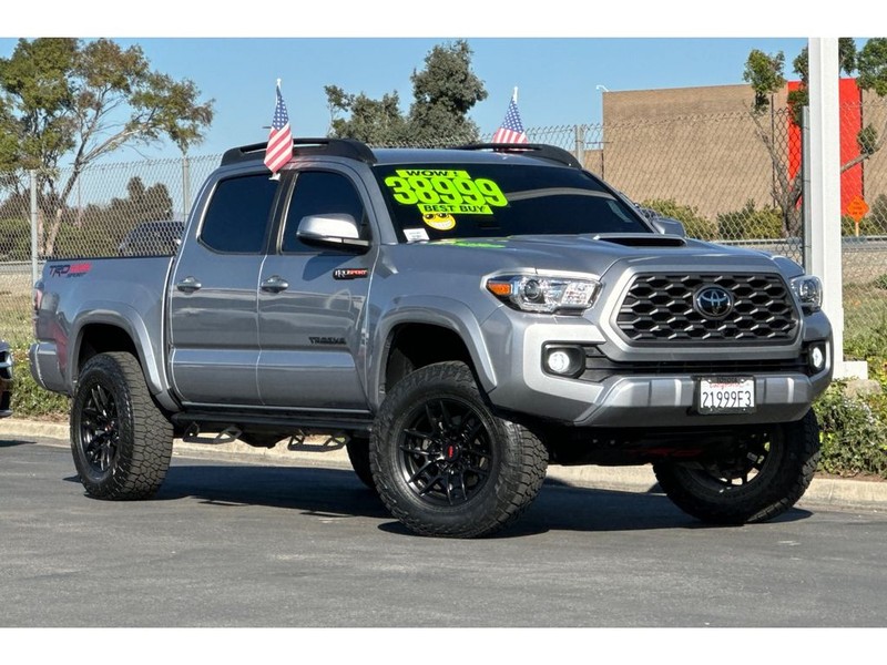 Toyota Tacoma Vehicle Full-screen Gallery Image 02