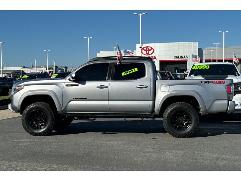 Toyota Tacoma Vehicle Full-screen Gallery Image 07