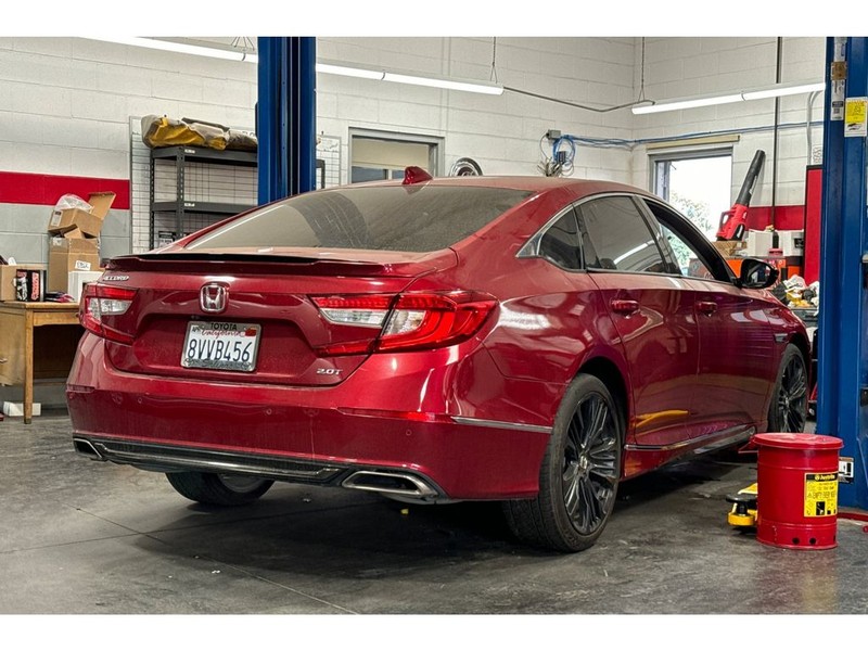 Honda Accord Vehicle Full-screen Gallery Image 03