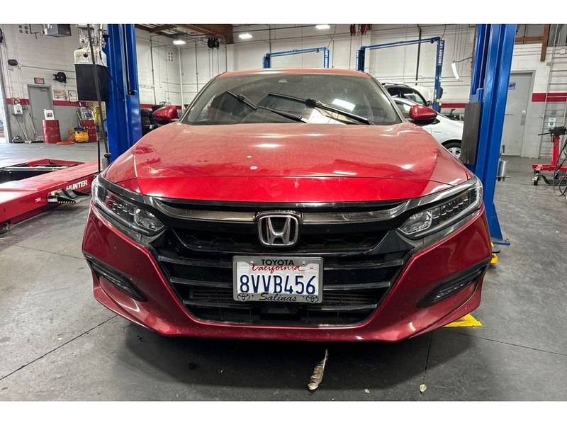 Honda Accord Vehicle Full-screen Gallery Image 05