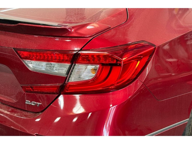 Honda Accord Vehicle Full-screen Gallery Image 06