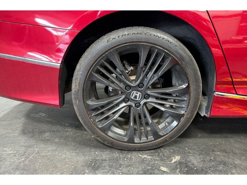 Honda Accord Vehicle Full-screen Gallery Image 07