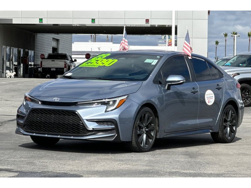 Toyota Corolla Vehicle Full-screen Gallery Image 08