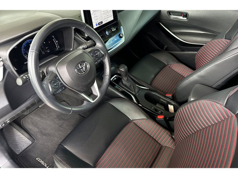 Toyota Corolla Vehicle Full-screen Gallery Image 10