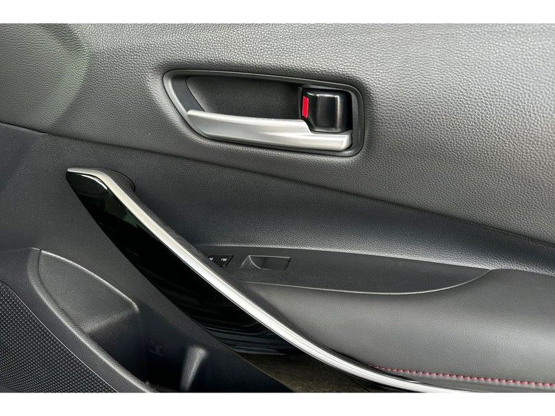 Toyota Corolla Vehicle Full-screen Gallery Image 18