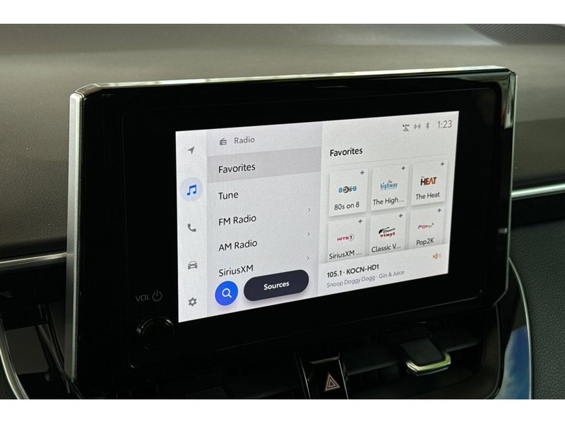 Toyota Corolla Vehicle Full-screen Gallery Image 19