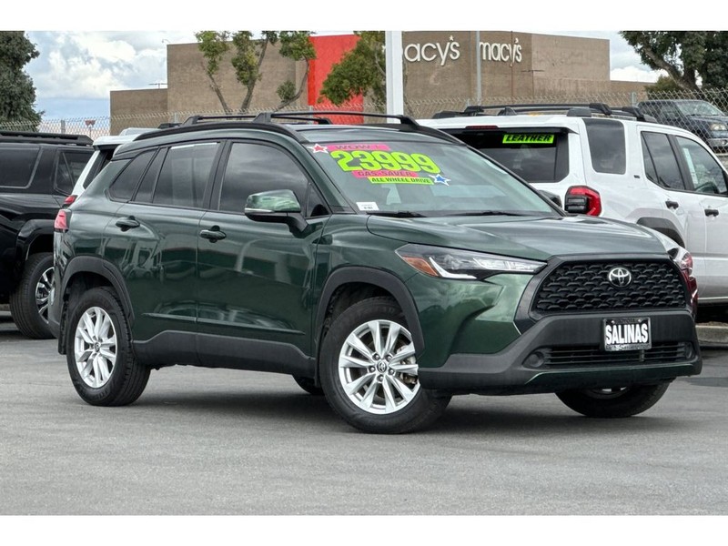 Toyota Corolla Cross Vehicle Full-screen Gallery Image 02