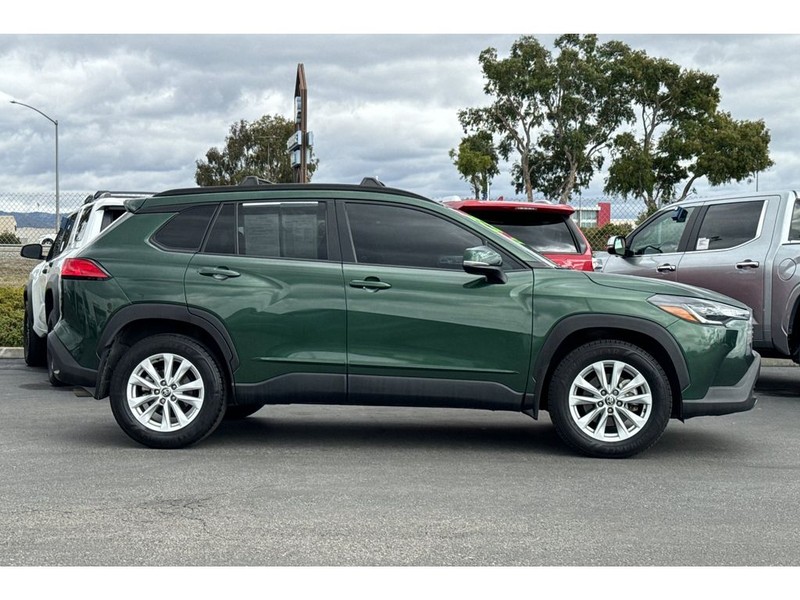 Toyota Corolla Cross Vehicle Full-screen Gallery Image 03