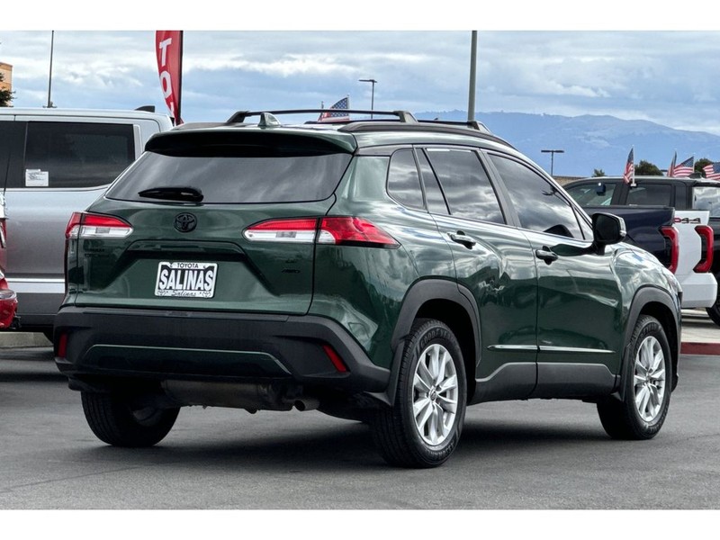 Toyota Corolla Cross Vehicle Full-screen Gallery Image 04