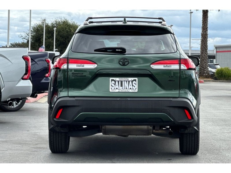 Toyota Corolla Cross Vehicle Full-screen Gallery Image 05