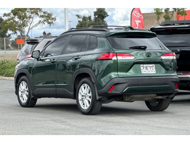 Toyota Corolla Cross Vehicle Full-screen Gallery Image 06