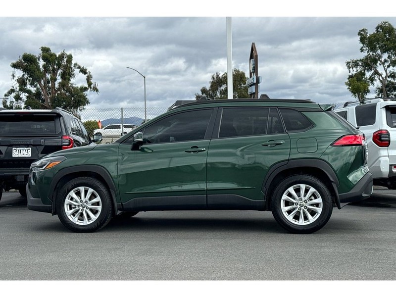 Toyota Corolla Cross Vehicle Full-screen Gallery Image 07