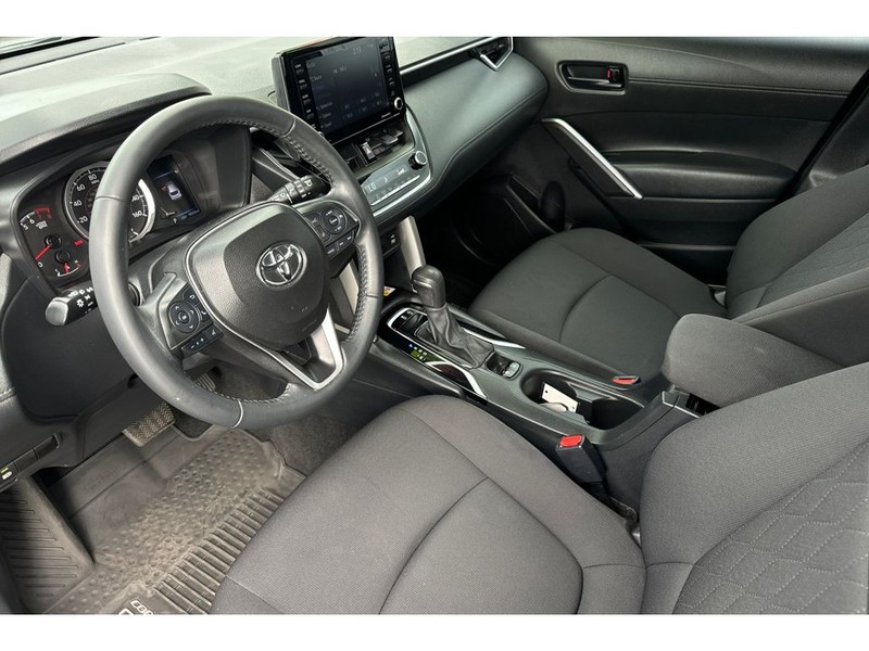 Toyota Corolla Cross Vehicle Full-screen Gallery Image 10