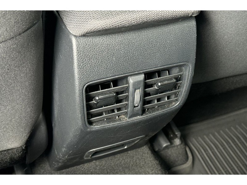 Toyota Corolla Cross Vehicle Full-screen Gallery Image 14