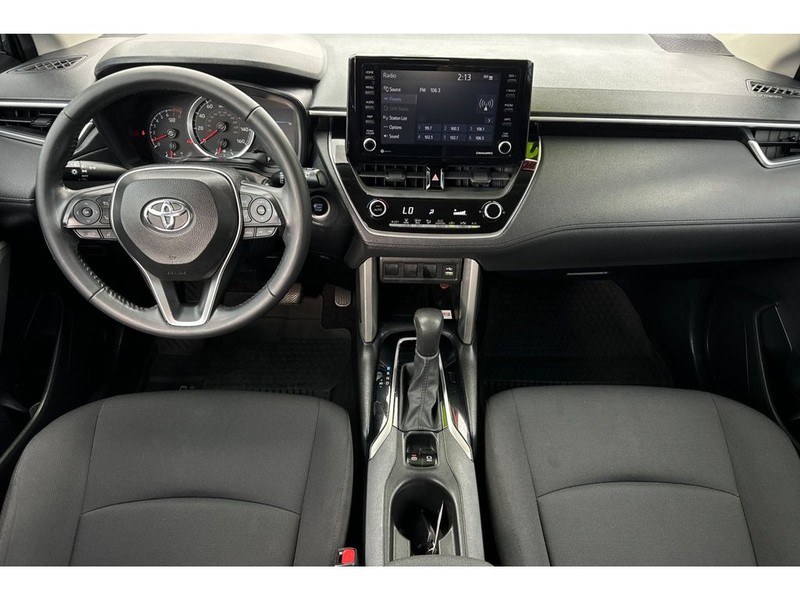 Toyota Corolla Cross Vehicle Full-screen Gallery Image 15