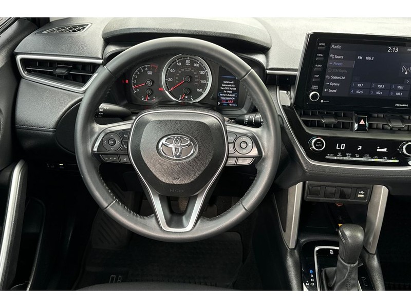 Toyota Corolla Cross Vehicle Full-screen Gallery Image 16