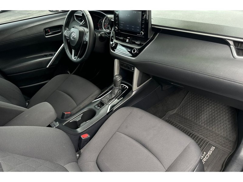 Toyota Corolla Cross Vehicle Full-screen Gallery Image 18